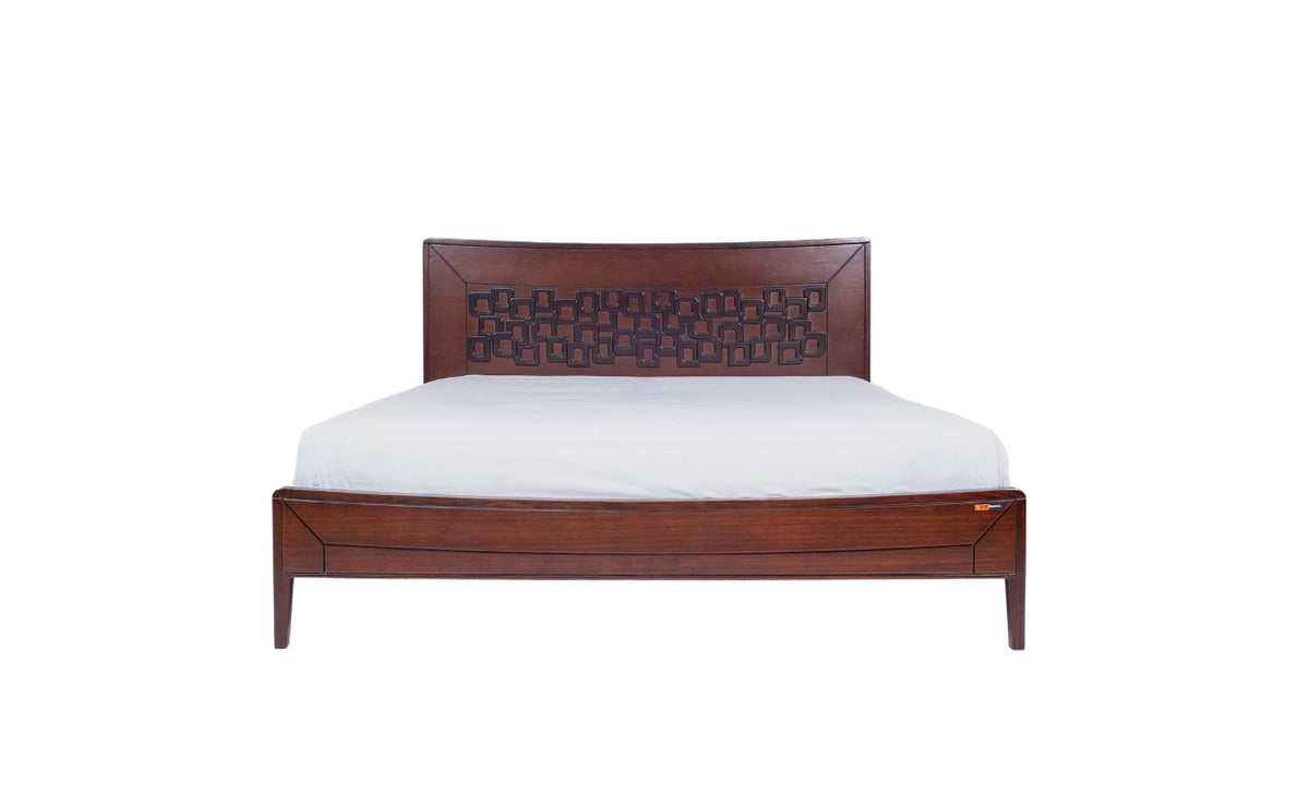P2P Furniture king size wooden bed made from well-seasoned mahogany wood and beech veneer with an Italian UV lacquer finish