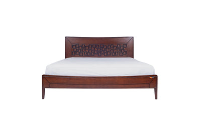 P2P Furniture king size wooden bed made from well-seasoned mahogany wood and beech veneer with an Italian UV lacquer finish